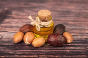 Lire la suite à propos de l’article Les tendances beauté 2024 : l’huile d’argan toujours à l’honneur