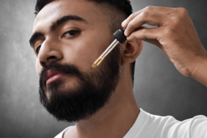 Lire la suite à propos de l’article Barbe au Masculin : L’Huile d’Argan, Votre Meilleur Allié